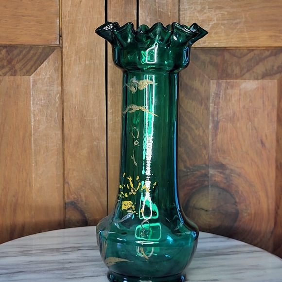 Elegant Green Glass Vase with Gold Accents - Picture 13 of 17